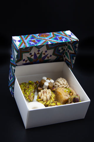 Mix Box of Traditions Tunisian Sweet.